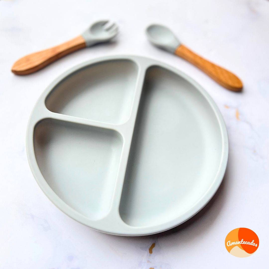 Set de plato antideslizante + tenedor y cuchara de madera